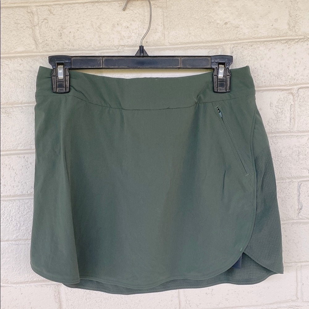 Outdoor Voices Exercise Skort in Evergreen M - Picture 2 of 10